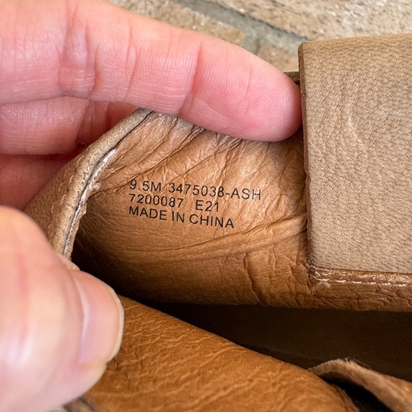 Frye Reina Western Ankle Bootie in Ash Suede Size 9.5M - Picture 10 of 10